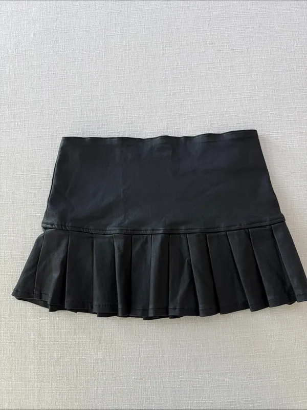 Edikted Black Pleated Mini Skirt with Side Buckles - Image 8
