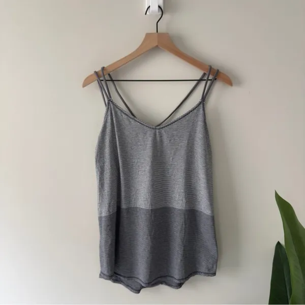 Lululemon Breezy Tank Divided Stripe Heathered Light Grey Heathered Dark Slate - Image 3