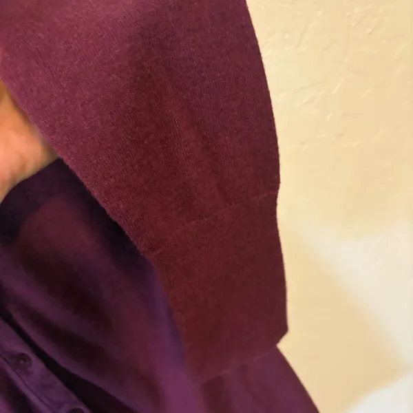 Eddie Bauer Cardigan, Burgundy Preloved, great condition SZ M - Image 5