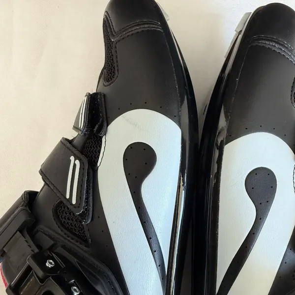 New Peloton Cycling Shoes (cleats included) Size 40 Men's 7 Women's 9 Black Red - Image 8