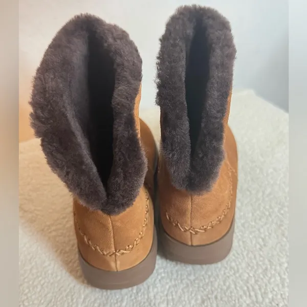 Women Fitflop Chestnut Winter Boots. Geat for Fall/Winter Season. Size 7.5 - Image 3