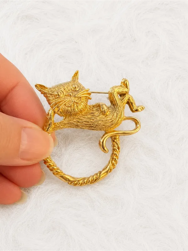 Vintage Cat Pin Brooch ~ Whimsical Jewelry ~ Gold Tone Collectible Accessories - Image 2