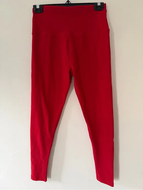Beyond Yoga Spacedye Caught in the Midi High Waisted Leggings in Holly Red Large - Image 3