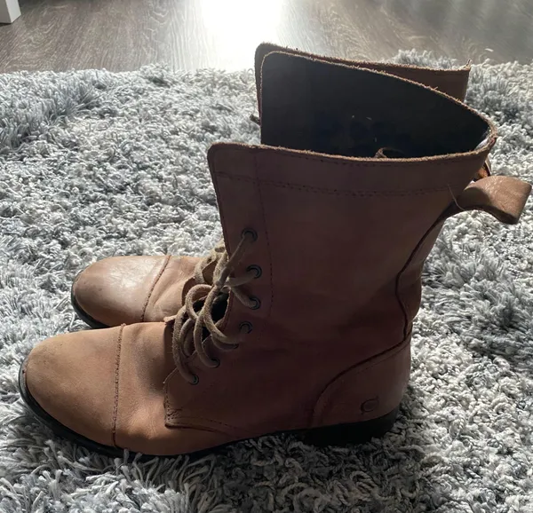 Born Brown Leather Boots Size 8 - Image 2