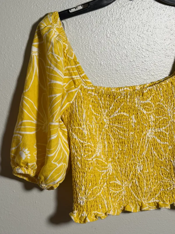 Universal Thread Women‎ Yellow Floral Smocked Puff Sleeve Crop Top Tropical S - Image 3