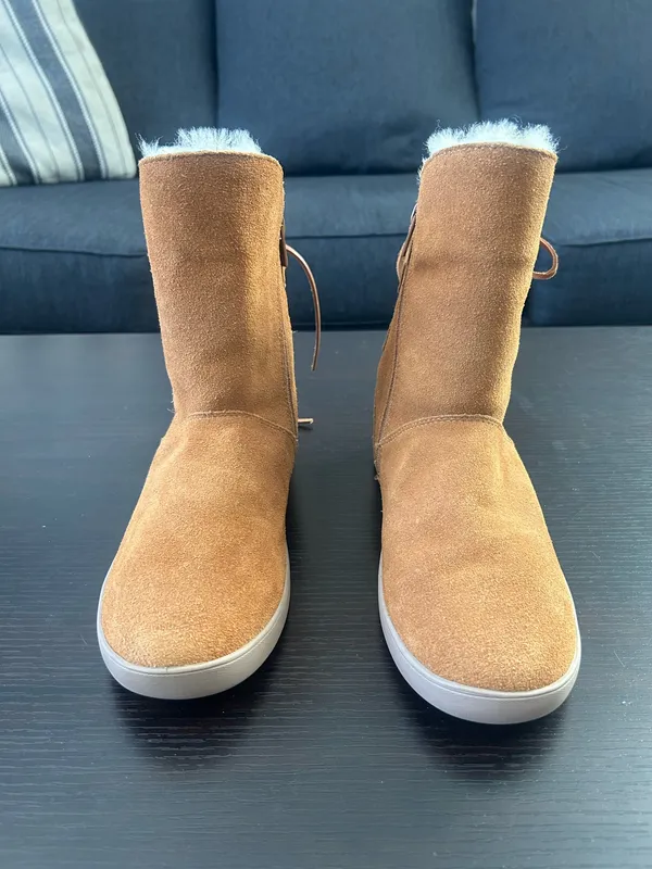 Koolaburra by Ugg Shazi short boot color chestnut - Image 2