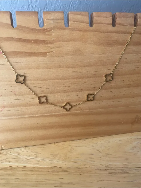 Anthropologie NEW Gold clover necklace adjustable - Image 3
