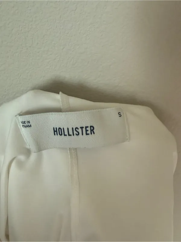 NWOT Hollister Lace Mini Skirt in White - Image 5