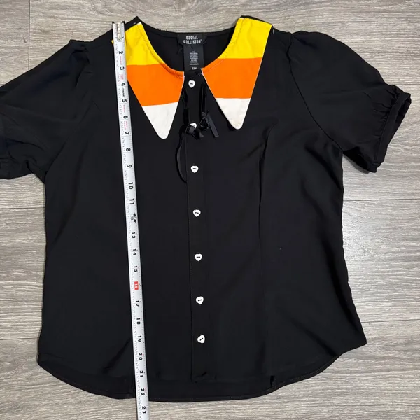Social Collision Women‎ Small Candy Corn Collar Heart Button Blouse Black Witchy - Image 9