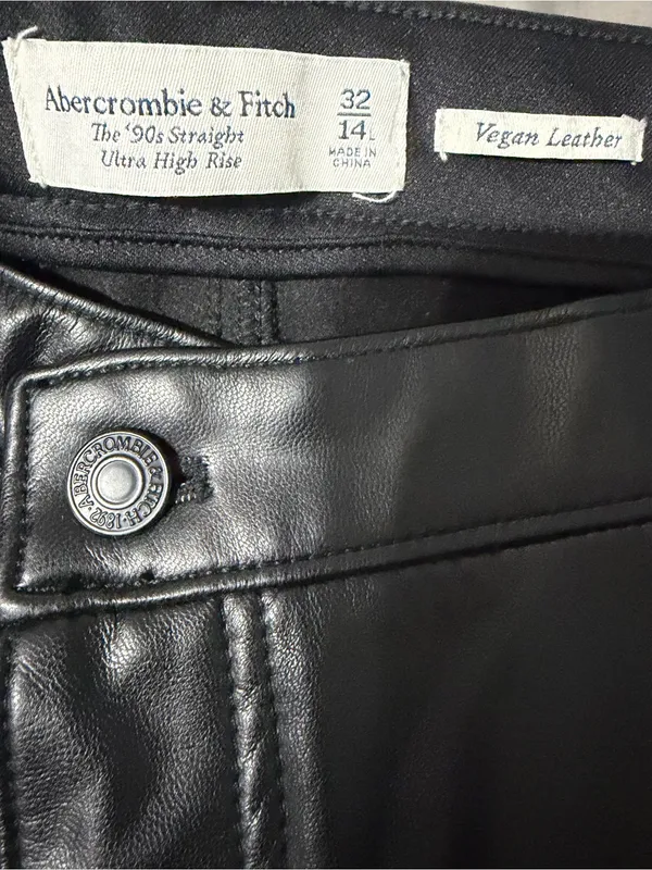 Abercrombie & fitch the 90’s straight ultra high-rise vegan leather size 32 14 - Image 3
