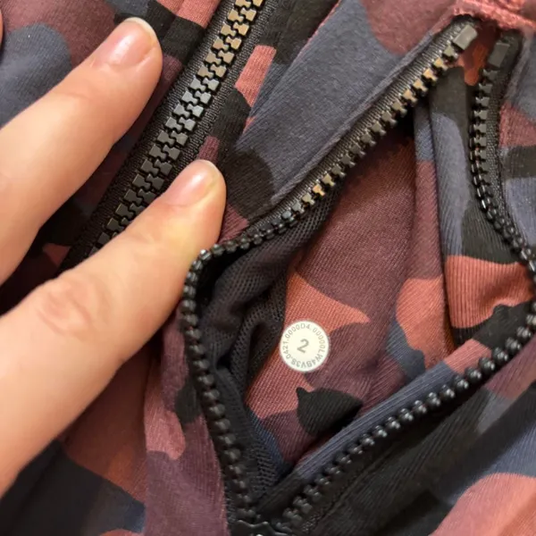 LULULEMON Define Jacket Luon — Heritage 365 Camo Smoky Red Night Sea | 2 - Image 3