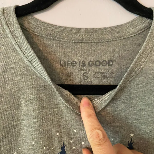 Life Is Good Gray Crusher Tee Snowman Winter Gorpcore Casual Women's size Small - Image 2