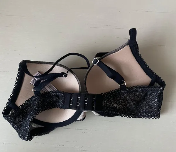 Like new Victoria’s Secret dream angels push up black and nude lace bra - Image 2