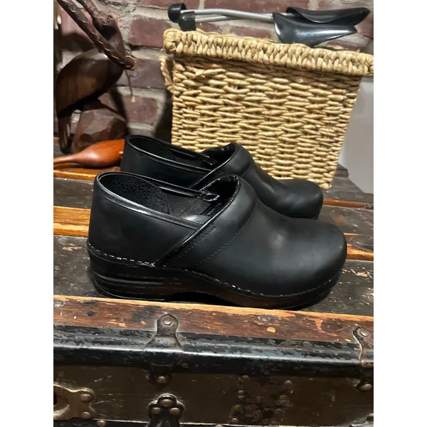 Dansko Professional Black Leather Closed Back Comfort Clogs Slip On Nurse 40 - Image 2
