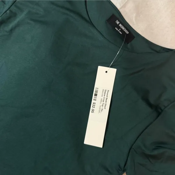 Round Neck Short Sleeve Crop Green - Image 2