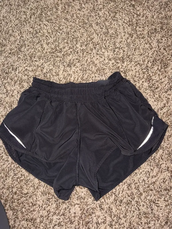 Lululemon Shorts Hotty Hot 2.5" Black - Image 3