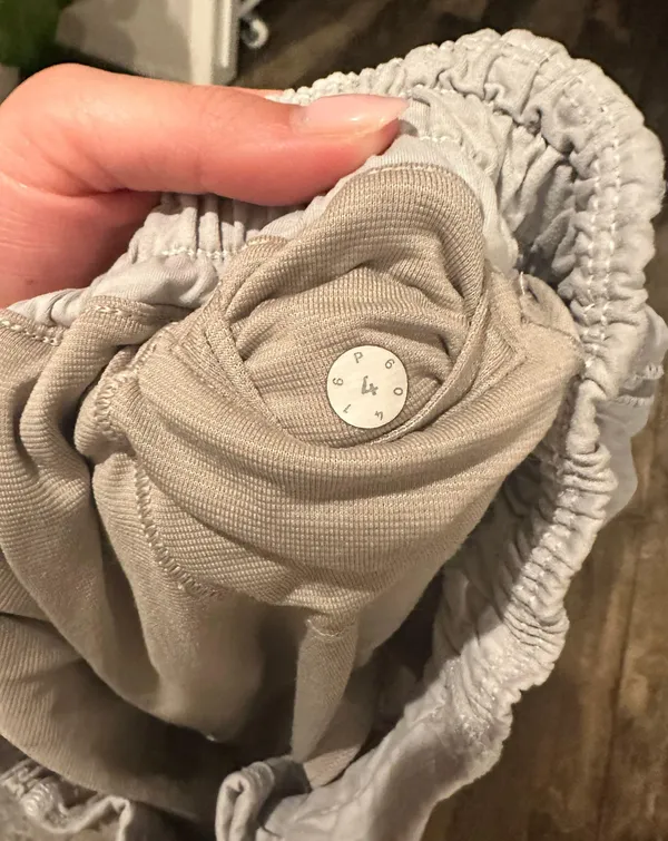 Lululemon Hotty Hot Short 2.5” - Image 5