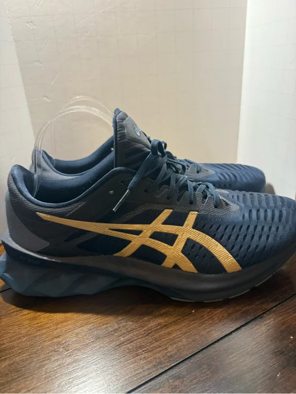 Asics navy and gold performance running sneaker - Image 4
