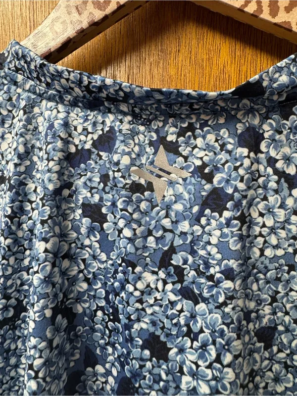 Tuckernuck Tnuck Sport Short Sleeve Floral Top Shirt Round Neck Blue Medium - Image 10