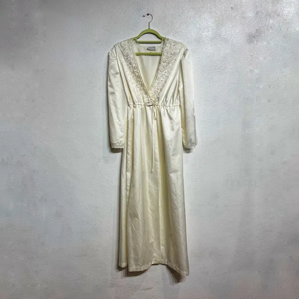 Barbizon Boutique Ivory Satin Lace Trim Maxi Robe Nightgown Y2K Bridal Sz M - Image 2