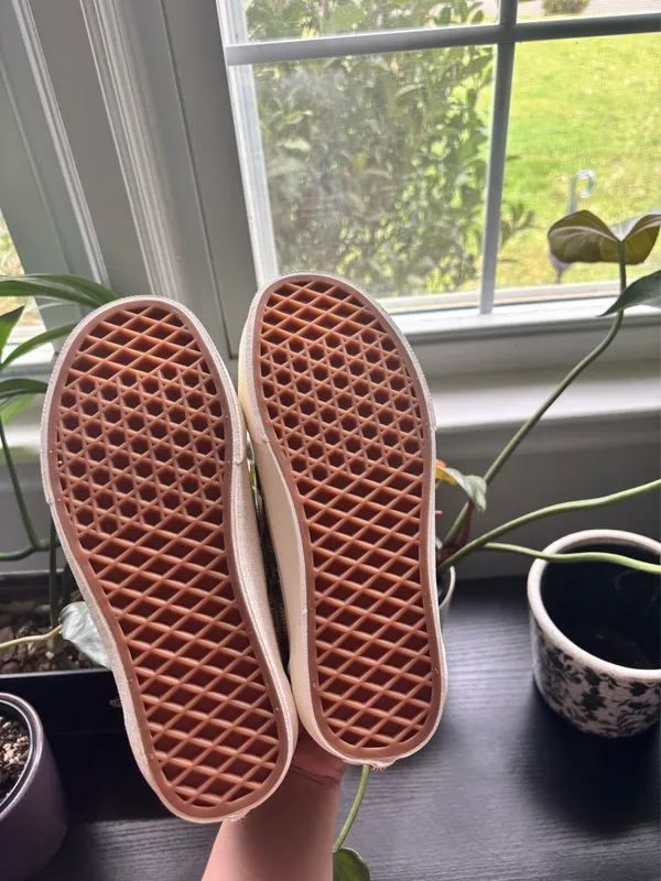 Vans Women’s Sneakers - Image 3