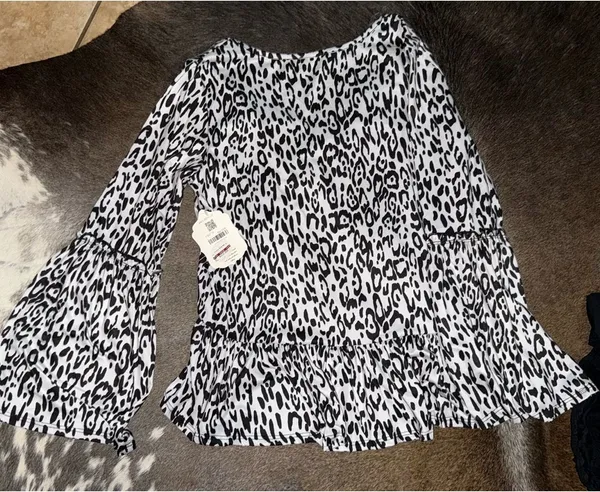 Altard state flutter sleeve top - Image 3