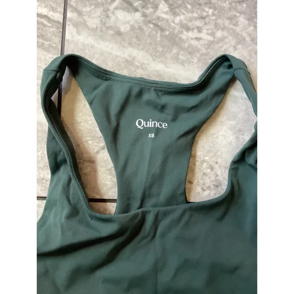 Quince NWOT Ultra-Soft Performance Sports Bra Forest Green XS Racerback - Image 3