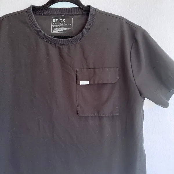 FIGS Technical Collection Black Scrub Top M Pocket Tee Unisex Medical Workwear - Image 3