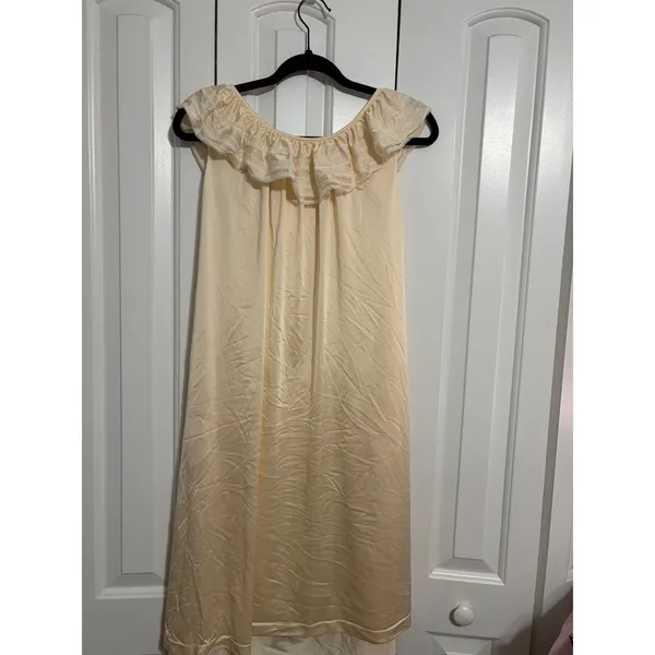 Vintage‎ Nightgown Romantic Coquette Cream Ruffled Lace Bow Sleepwear - Image 5