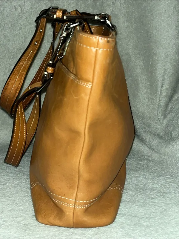 Coach Hamilton (or Hampton-style) cognac/tan leather tote bag with silver-tone - Image 4