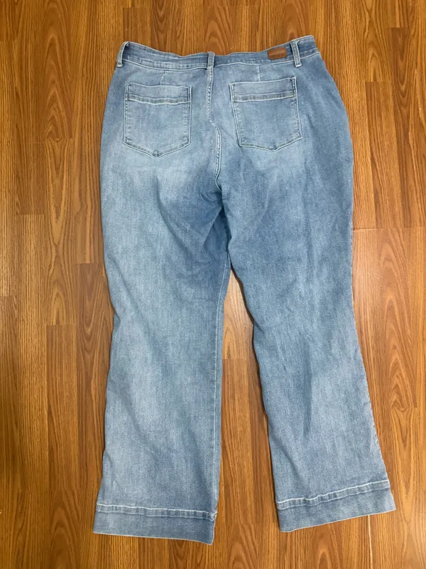 Judy Blue High Rise Wide Leg Light Wash Stretch Jeans Size 20W. - Image 3