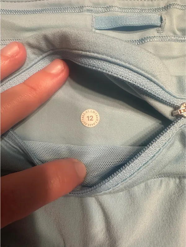 Blue teal lululemon shorts size 12 speed ups - Image 4