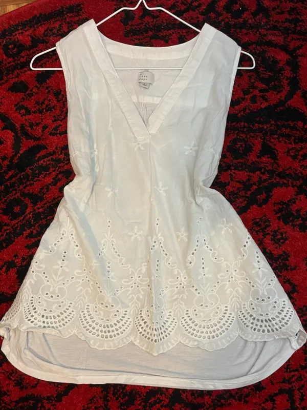 A New Day White Lace V-Neck Sleeveless Top - Image 11