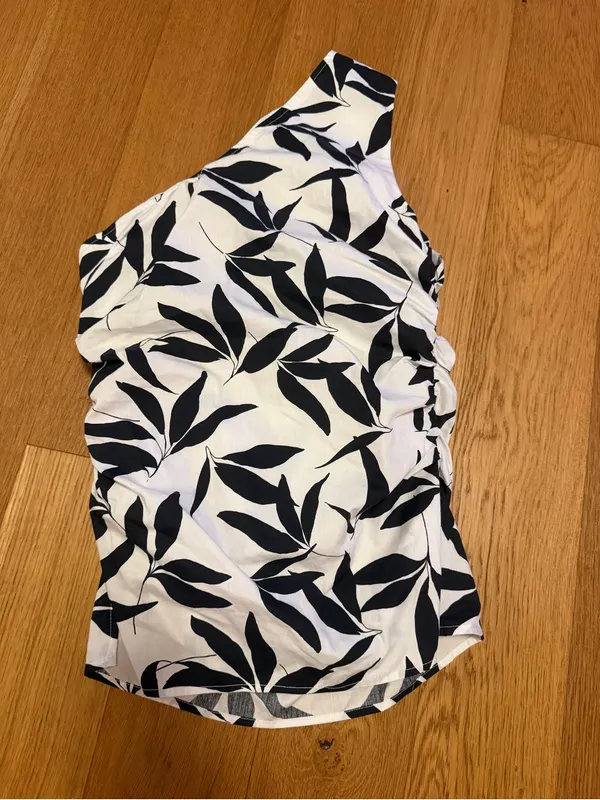 Abercrombie & Fitch One-Shoulder Leaf Print Tank Top - White & Black - Image 2