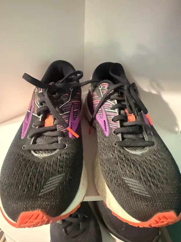 Brooks Women’s Shoes - Image 4