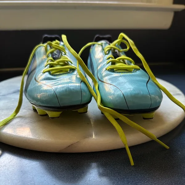 PUMA SPEED CLEATS Auqua & Fluorescent Yellow Soccer Cleats. EVO Speed 4 Sz 7.5. - Image 2