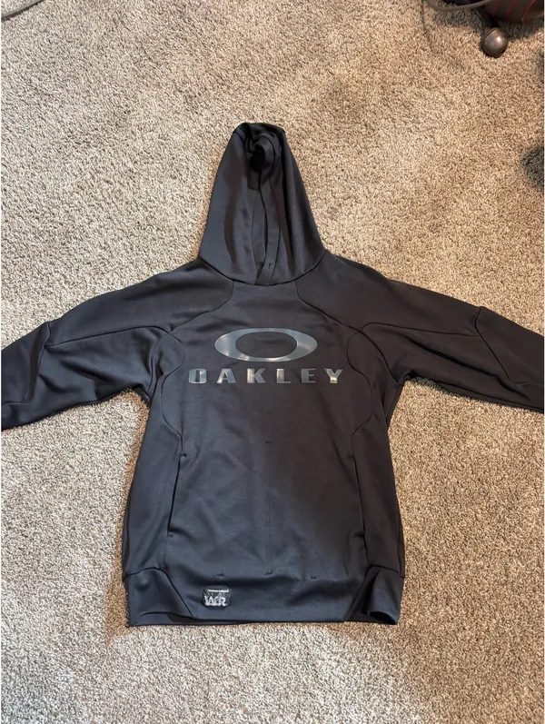 Oakley hoodie - Image 2