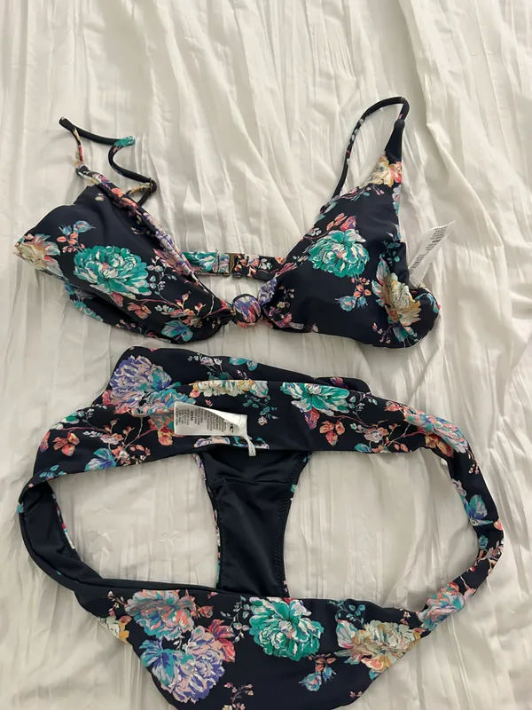 O'Neill Twist Bikini And Bottoms - Image 6