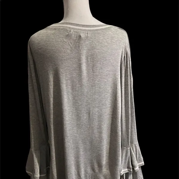 Marled Super cute LS T-shirt w/ double ruffles at cuffs. - Image 4