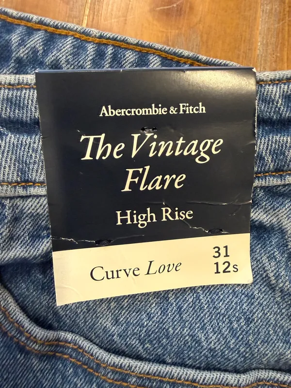 Abercrombie & Fitch The Vintage Flair High Rise Jeans Curve Women's 31 12s NWT - Image 2