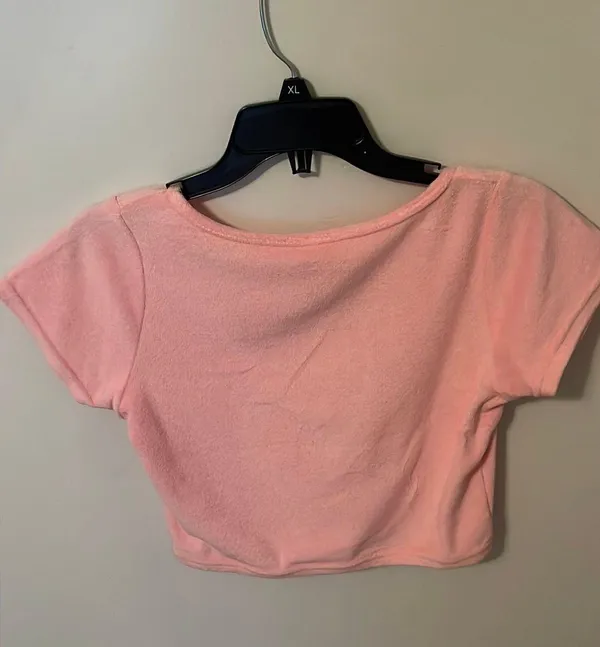 cute pink cropped shirt Size M - Image 2