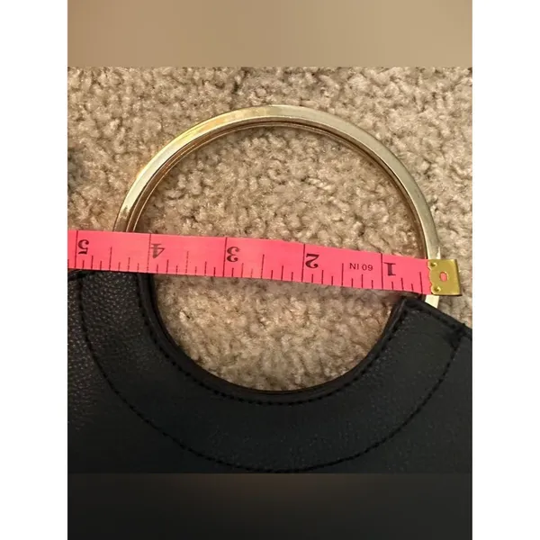 Black circle purse bag faux leather missing shoulder strap - Image 4