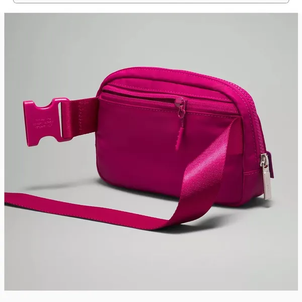 NWT Lululemon athletica raspberry belt‎ bag nwt - Image 2