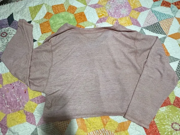 Pink new in pullover sweater Size L - Image 5