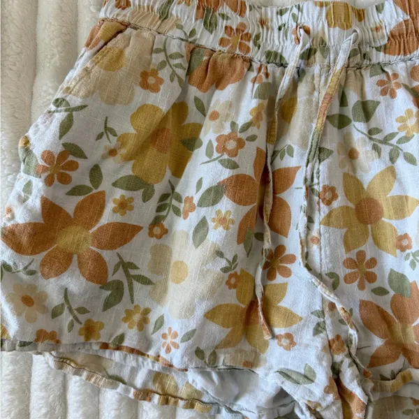 Billabong White Floral Elastic-Waist Athletic Shorts - Image 3