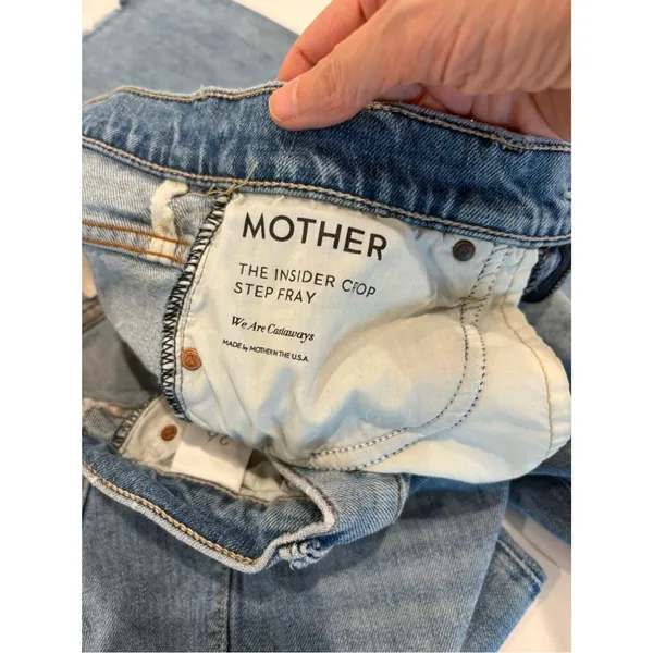 MOTHER The Insider Crop Step Fray Jeans Distressed Raw Hem Light Wash size 26 - Image 3