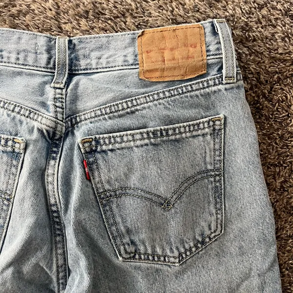 Mid wash denim Levi’s low pros straight jeans - Image 9