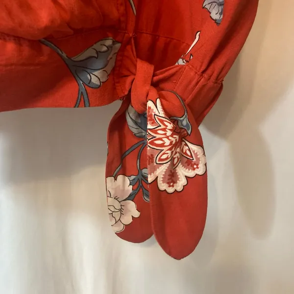 Loft Red Floral Tie Short Sleeves Waist Crossover V-Neck Blouse Top Medium - Image 6