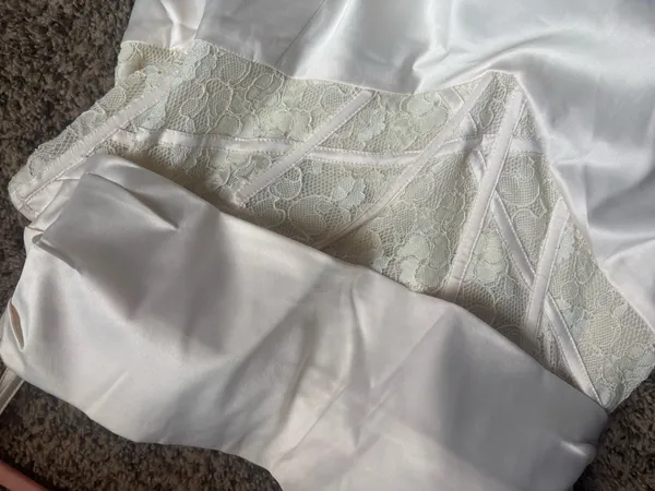 White Formal Dress Size L - Image 3