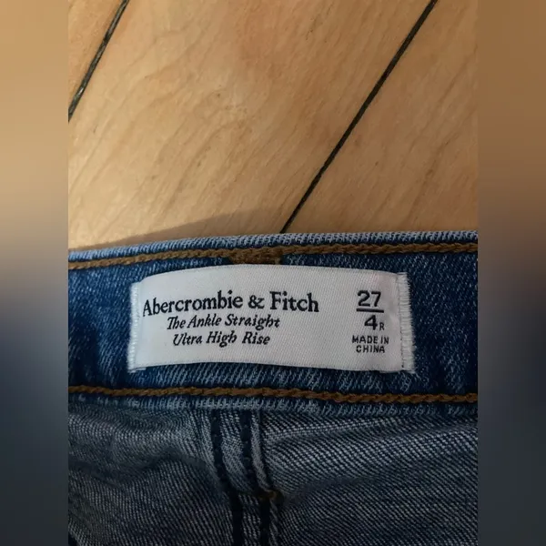 Abercrombie Ankle Straight Ultra High Rise Jeans - Image 2